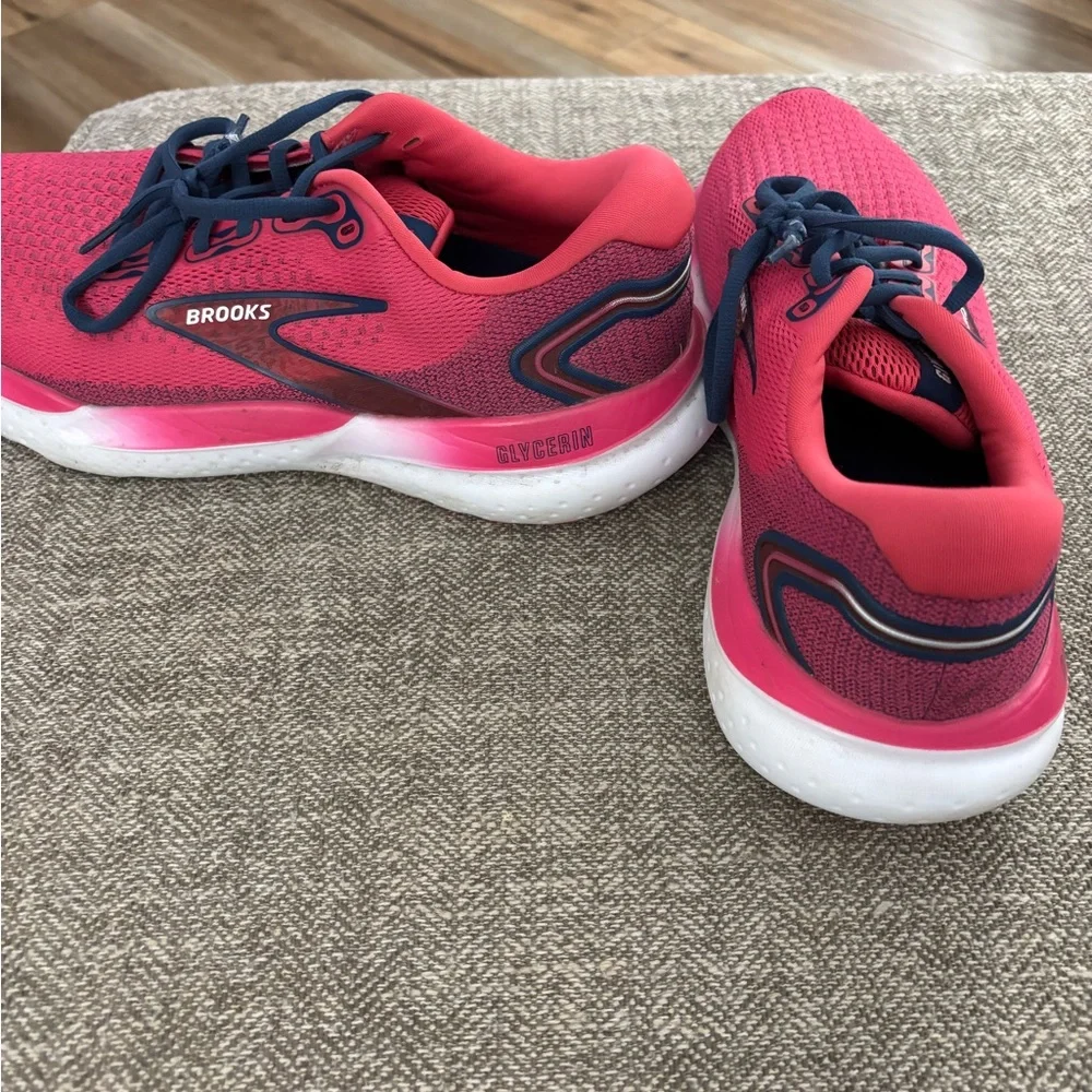 Brooks Glycerin Running Shoes with Breathable Mesh - Picture 3 of 3